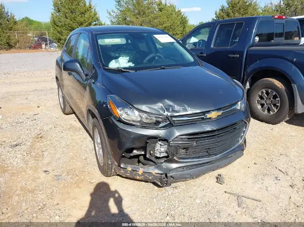 3GNCJKSB4LL214637 2020 CHEVROLET TRAX - Image 1