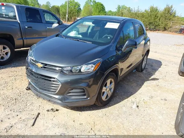 3GNCJKSB4LL214637 2020 CHEVROLET TRAX - Image 2