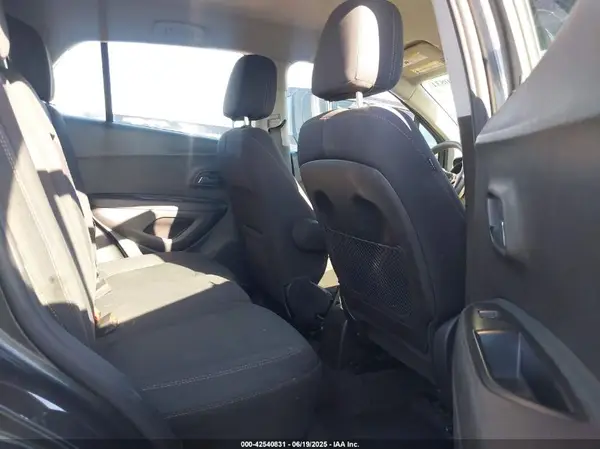 3GNCJKSB4LL220258 2020 CHEVROLET TRAX - Image 8