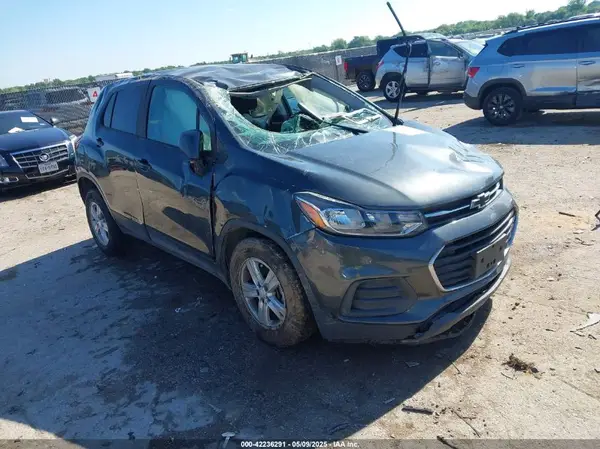 3GNCJKSB4LL231860 2020 CHEVROLET TRAX - Image 1