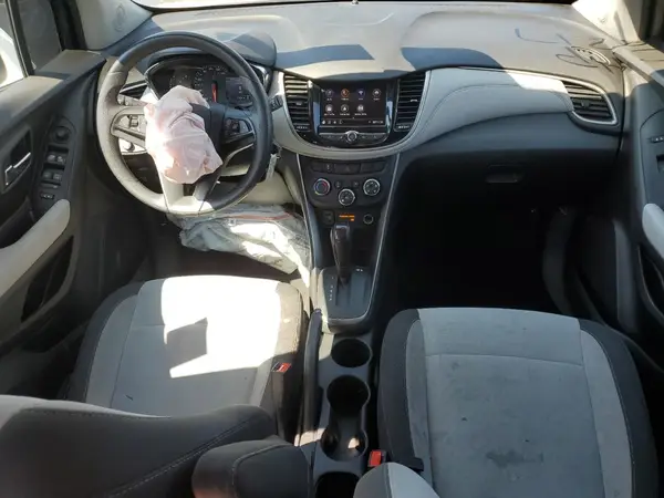 3GNCJKSB4LL242065 2020 CHEVROLET TRAX - Image 8