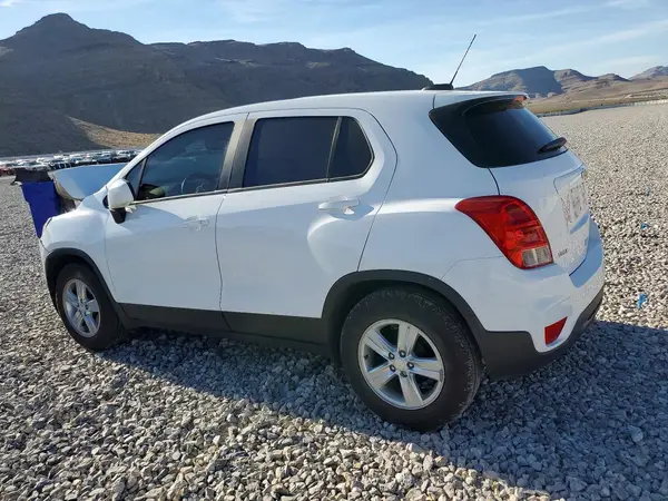3GNCJKSB4LL298040 2020 CHEVROLET TRAX - Image 2