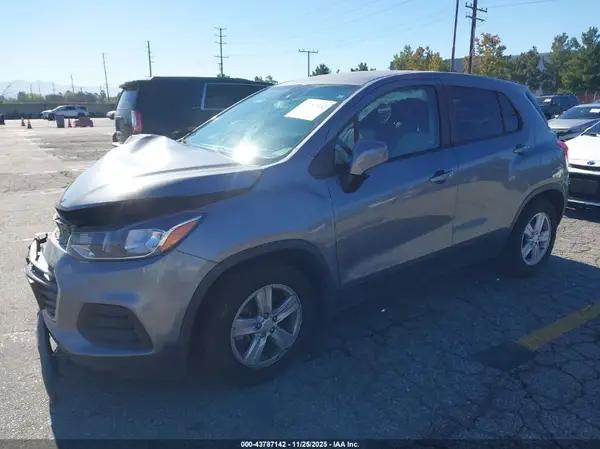 3GNCJKSB4LL298460 2020 CHEVROLET TRAX - Image 2