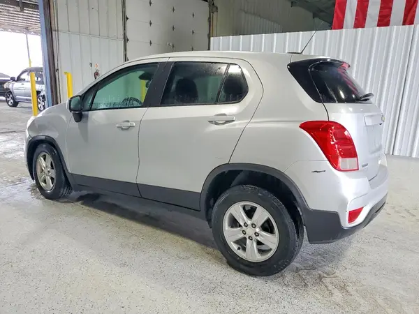 3GNCJKSB4LL300126 2020 CHEVROLET TRAX - Image 2