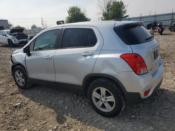 3GNCJKSB4LL300675 2020 CHEVROLET TRAX - Image 2