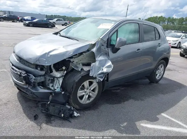 3GNCJKSB4LL304600 2020 CHEVROLET TRAX - Image 2