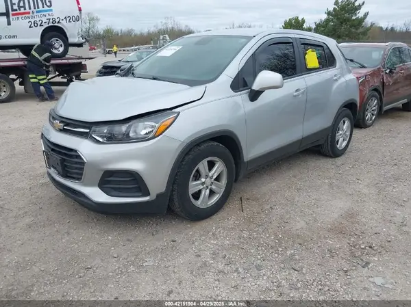 3GNCJKSB4LL305522 2020 CHEVROLET TRAX - Image 2