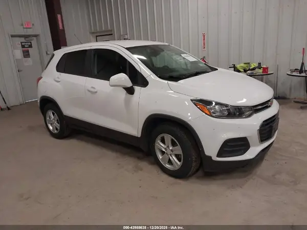 3GNCJKSB4LL324782 2020 CHEVROLET TRAX - Image 1