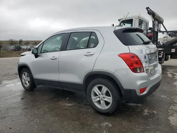 3GNCJKSB4LL339718 2020 CHEVROLET TRAX - Image 2