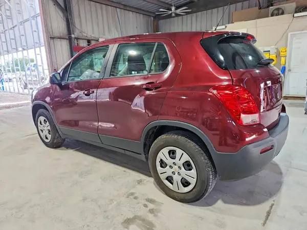 3GNCJKSB5GL153241 2016 CHEVROLET TRAX - Image 2