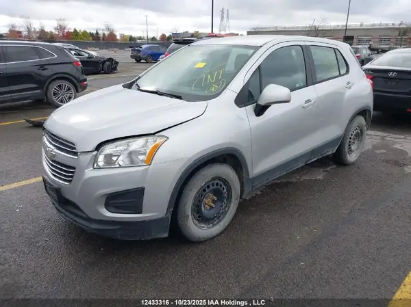 3GNCJKSB5GL158567 2016 CHEVROLET TRAX - Image 2