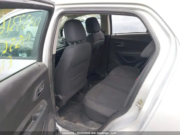 3GNCJKSB5GL158567 2016 CHEVROLET TRAX - Image 8