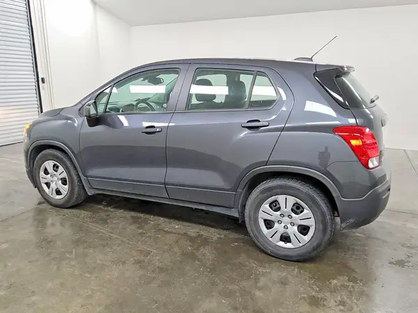 3GNCJKSB5GL217665 2016 CHEVROLET TRAX - Image 2