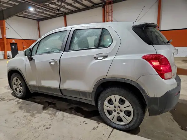 3GNCJKSB5GL244669 2016 CHEVROLET TRAX - Image 2