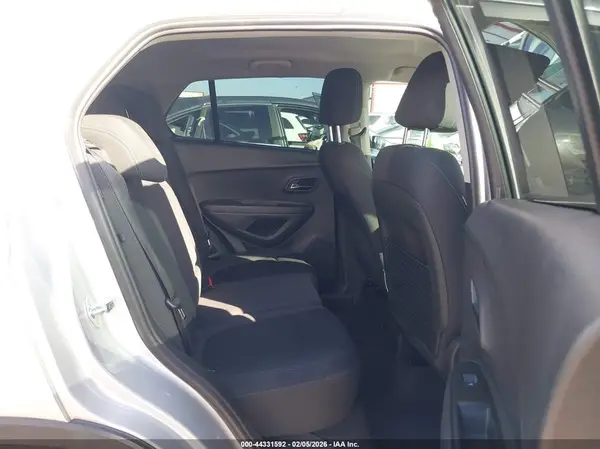 3GNCJKSB5GL247166 2016 CHEVROLET TRAX - Image 8