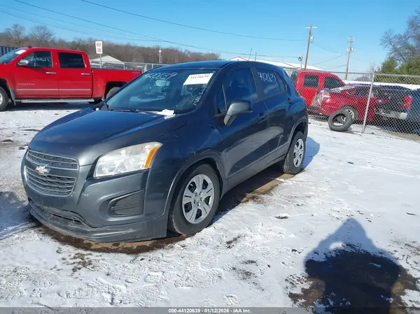 3GNCJKSB5GL248561 2016 CHEVROLET TRAX - Image 2