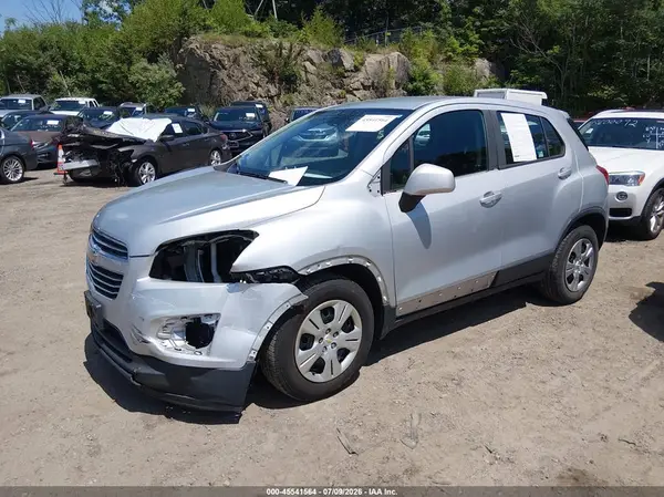 3GNCJKSB5GL257177 2016 CHEVROLET TRAX - Image 2