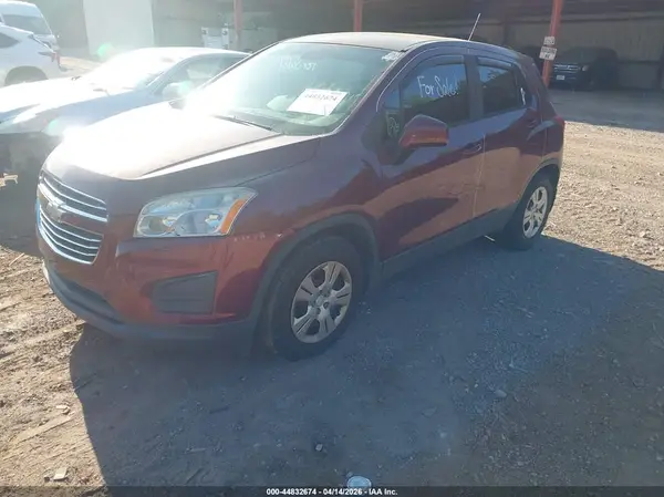 3GNCJKSB5GL271211 2016 CHEVROLET TRAX - Image 2