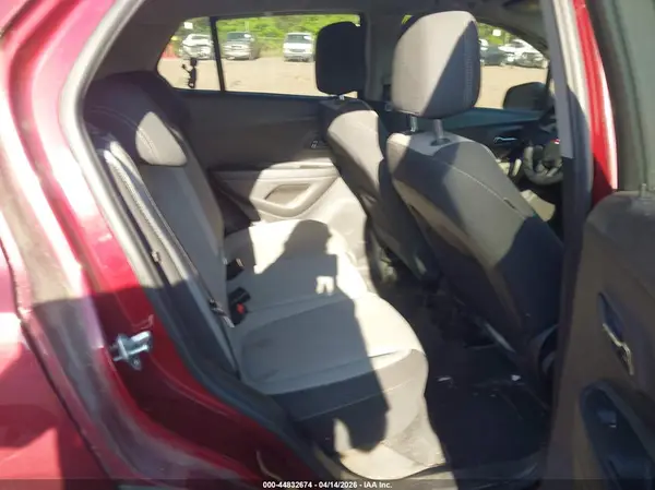 3GNCJKSB5GL271211 2016 CHEVROLET TRAX - Image 8