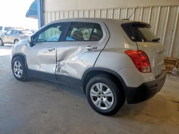 3GNCJKSB5GL277803 2016 CHEVROLET TRAX - Image 2