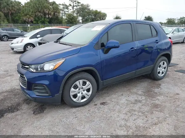 3GNCJKSB5HL131886 2017 CHEVROLET TRAX - Image 2