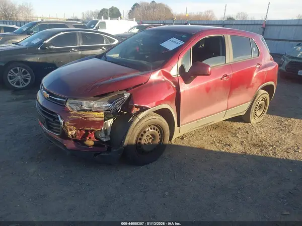 3GNCJKSB5HL135159 2017 CHEVROLET TRAX - Image 2