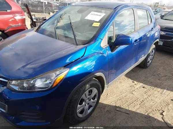 3GNCJKSB5HL148994 2017 CHEVROLET TRAX - Image 2