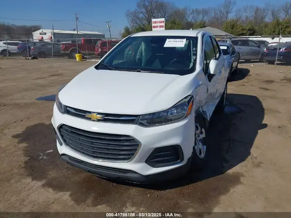 3GNCJKSB5HL159624 2017 CHEVROLET TRAX - Image 2