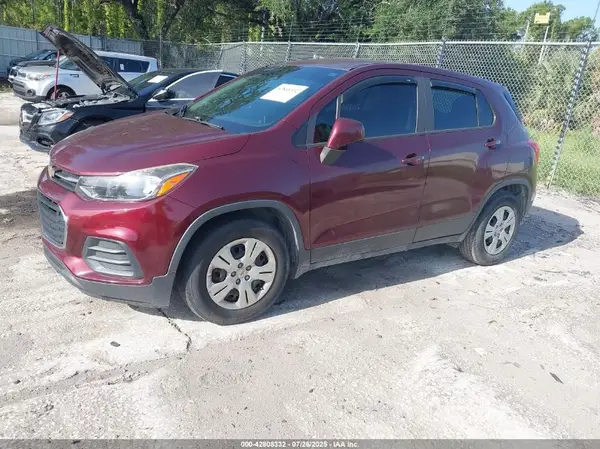 3GNCJKSB5HL161423 2017 CHEVROLET TRAX - Image 2