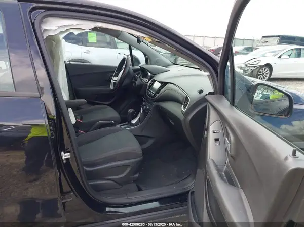 3GNCJKSB5HL175659 2017 CHEVROLET TRAX - Image 8