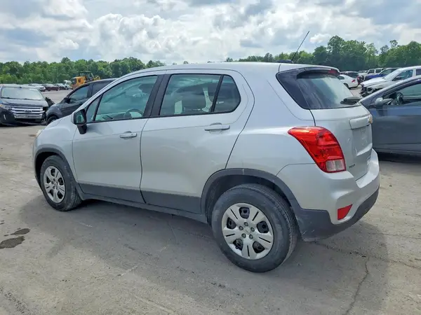 3GNCJKSB5HL179033 2017 CHEVROLET TRAX - Image 2