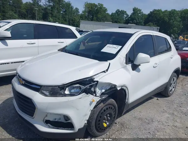 3GNCJKSB5HL200043 2017 CHEVROLET TRAX - Image 2