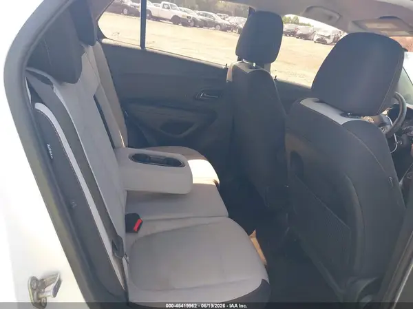 3GNCJKSB5HL200043 2017 CHEVROLET TRAX - Image 8