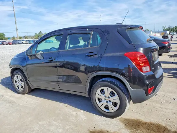 3GNCJKSB5HL211558 2017 CHEVROLET TRAX - Image 2