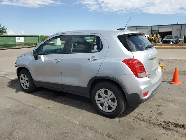 3GNCJKSB5HL218204 2017 CHEVROLET TRAX - Image 2