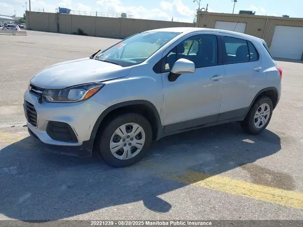 3GNCJKSB5HL246388 2017 CHEVROLET TRAX - Image 2
