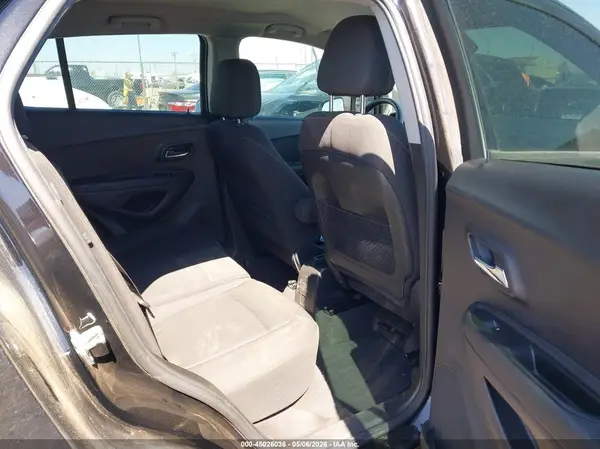 3GNCJKSB5HL249226 2017 CHEVROLET TRAX - Image 8
