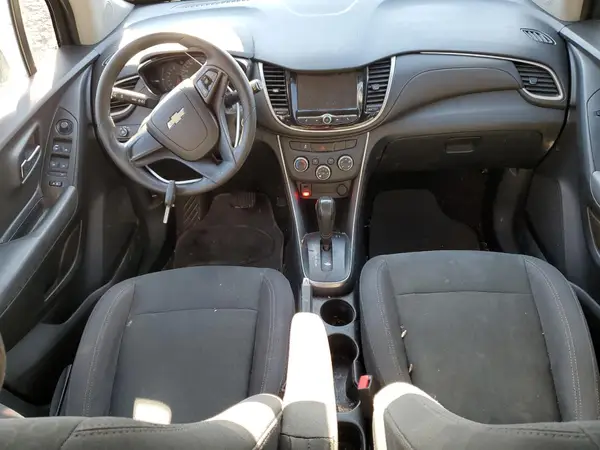 3GNCJKSB5HL257830 2017 CHEVROLET TRAX - Image 8