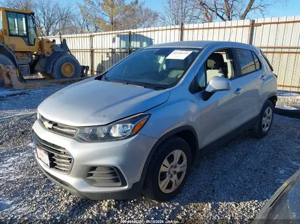 3GNCJKSB5HL258024 2017 CHEVROLET TRAX - Image 2
