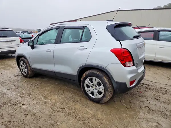 3GNCJKSB5HL263899 2017 CHEVROLET TRAX - Image 2