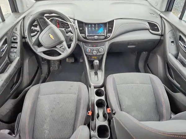 3GNCJKSB5HL263899 2017 CHEVROLET TRAX - Image 8