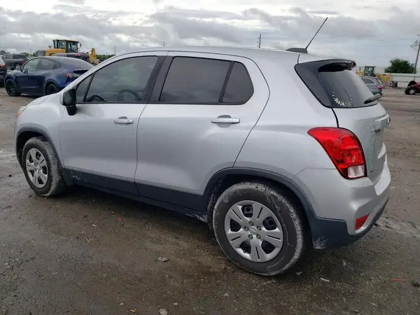3GNCJKSB5HL265801 2017 CHEVROLET TRAX - Image 2