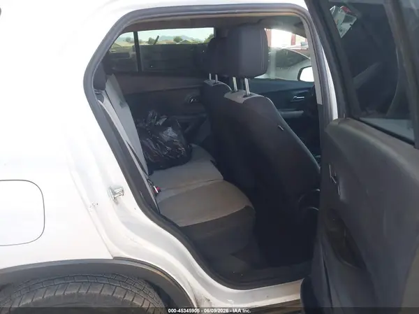 3GNCJKSB5HL266463 2017 CHEVROLET TRAX - Image 8
