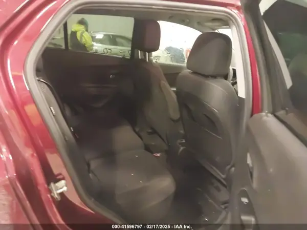 3GNCJKSB5HL268603 2017 CHEVROLET TRAX - Image 8