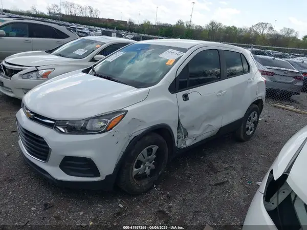 3GNCJKSB5HL269217 2017 CHEVROLET TRAX - Image 2