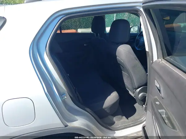 3GNCJKSB5HL272263 2017 CHEVROLET TRAX - Image 8