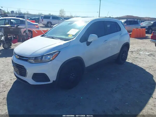 3GNCJKSB5HL281979 2017 CHEVROLET TRAX - Image 2