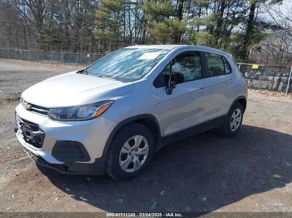 3GNCJKSB5HL284171 2017 CHEVROLET TRAX - Image 2