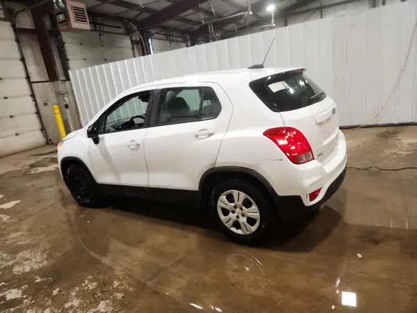 3GNCJKSB5HL288284 2017 CHEVROLET TRAX - Image 2