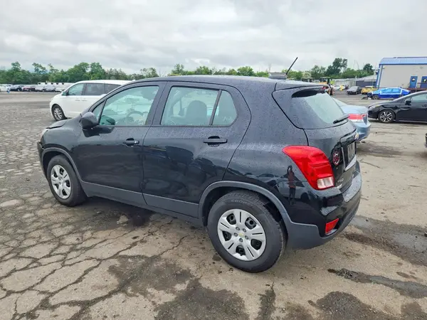 3GNCJKSB5JL163176 2018 CHEVROLET TRAX - Image 2